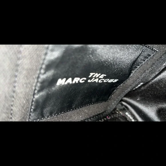 Marc Jacobs Medium Sized Tote Bag in Black